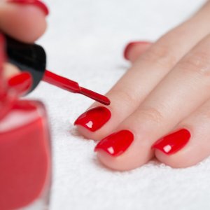 les mains vernis simple